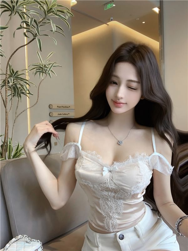 Lace Fit Slim Camisole Panel Bow Crop Top