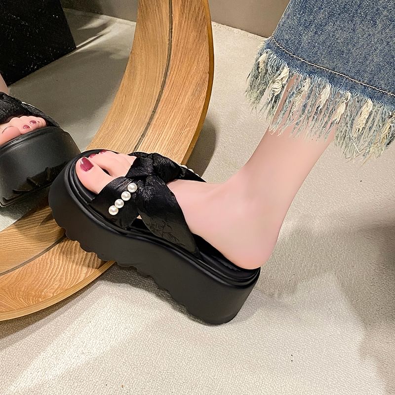 Slide Sandals Faux Platform Pearl Knot Patterned