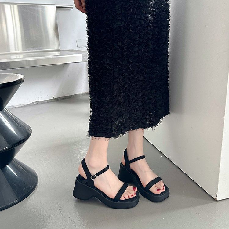 Plain Heel Chunky Sandals