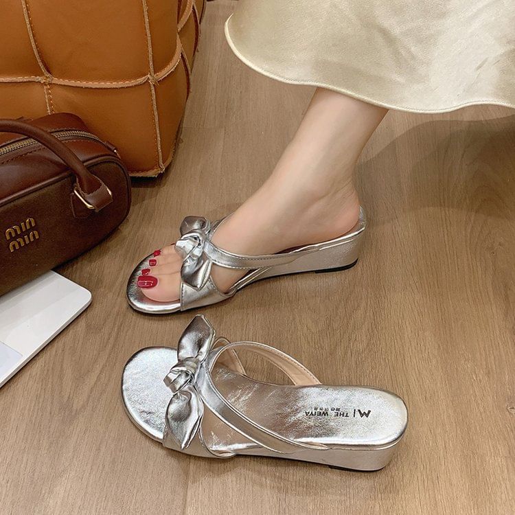 Heel Low Twisted Sandals