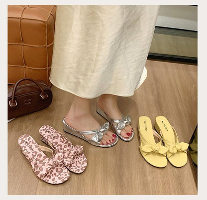 Heel Low Twisted Sandals