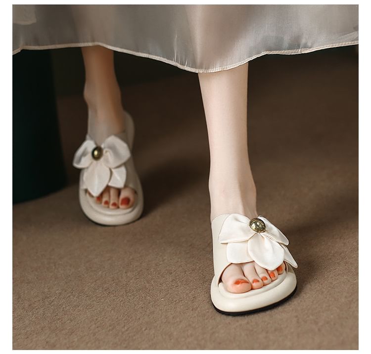 Flower Slide Accent Sandals