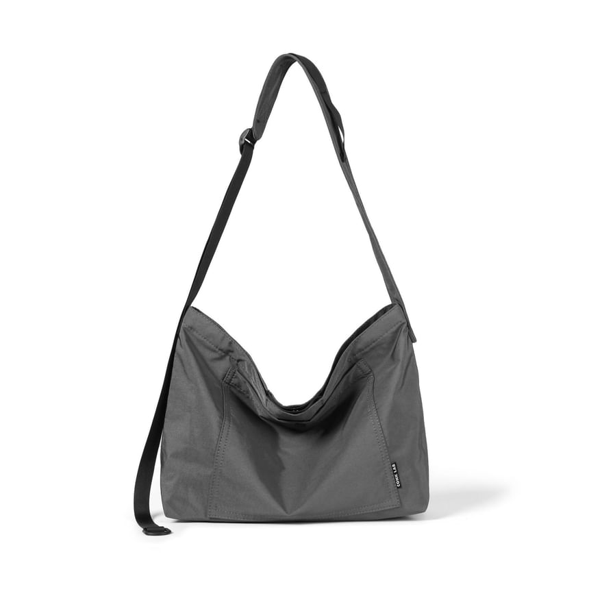 Messenger Plain Zip Bag Lightweight