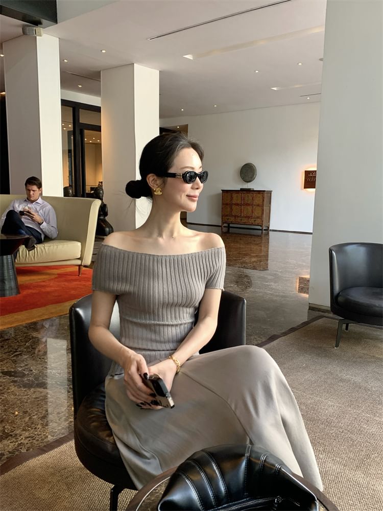 Off Plain Top Ribbed Shoulder Knit Short-Sleeve