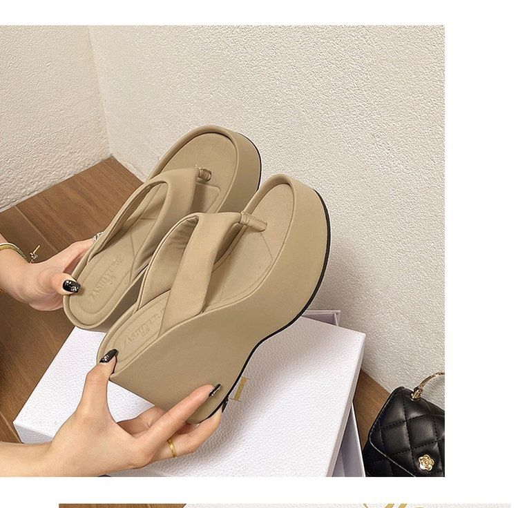 Wedge Flip-Flops Platform