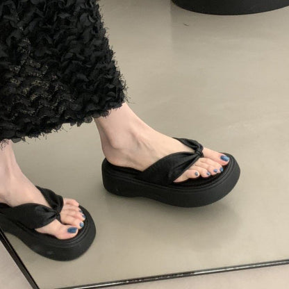 Flip-Flops Ruched Platform