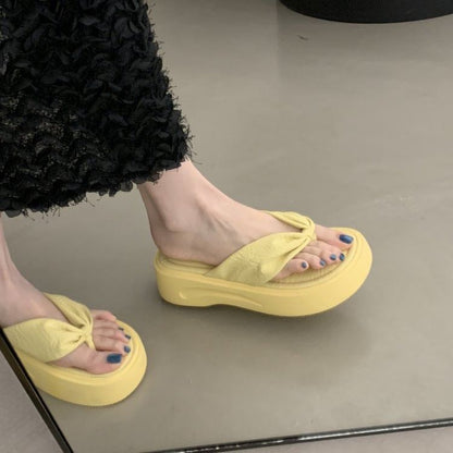 Flip-Flops Ruched Platform