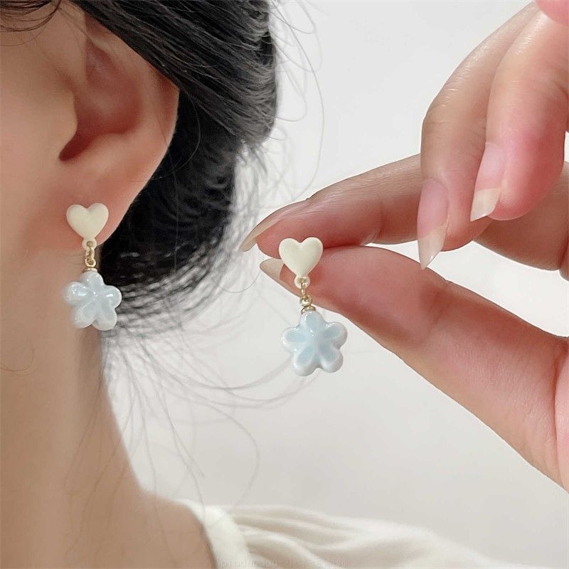 / Earring Flower Drop On Heart Clip