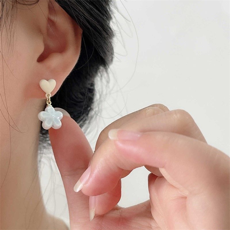 / Earring Flower Drop On Heart Clip