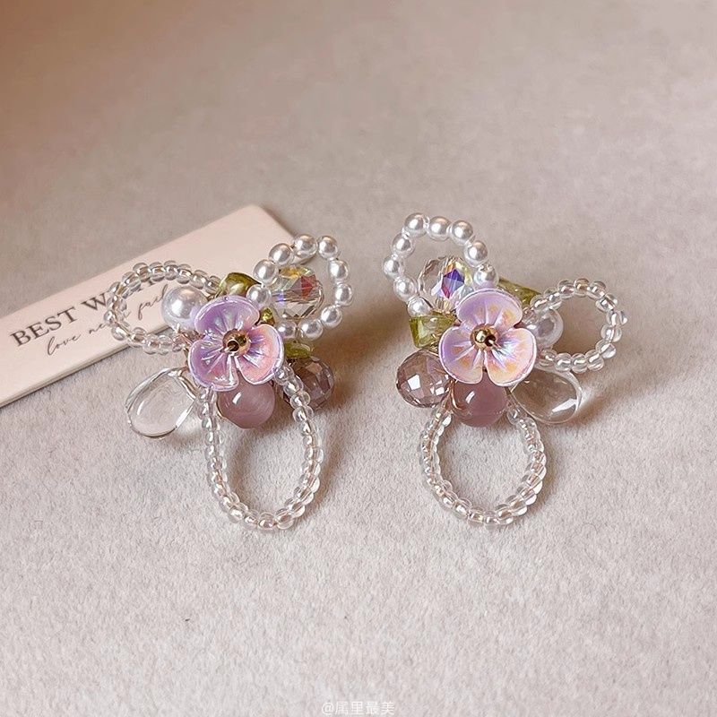 Stud Earring Beaded Floral
