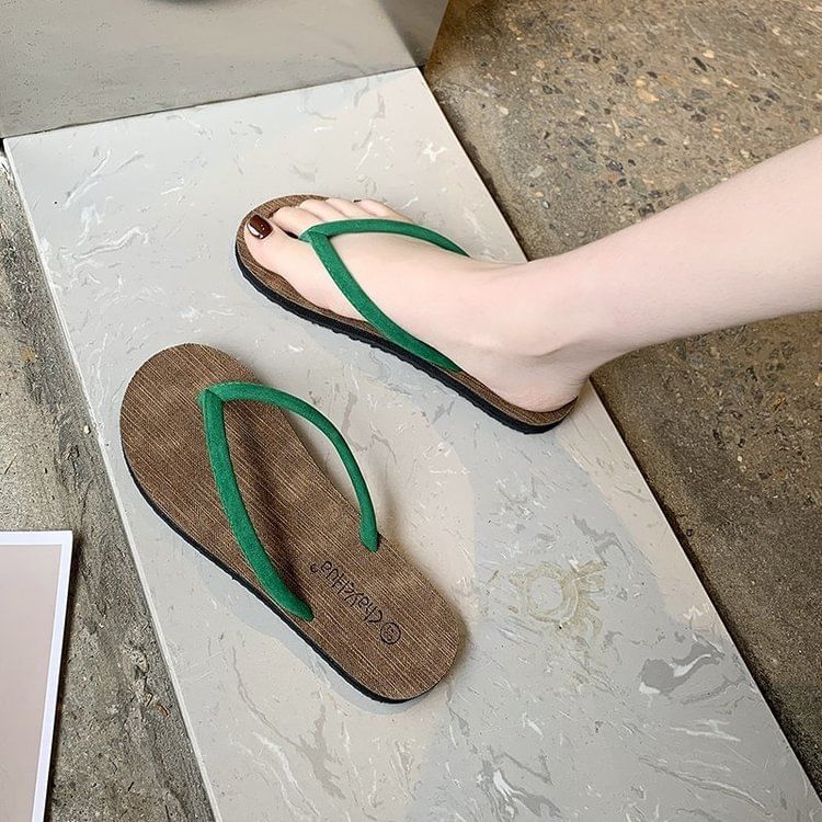 Flat Flip-Flops