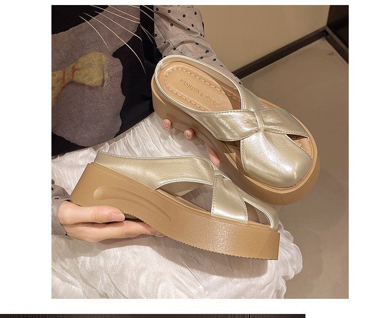 Plain Mules Cross Platform