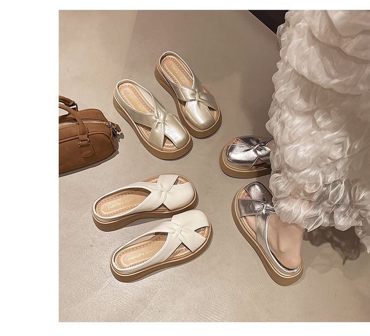 Plain Mules Cross Platform