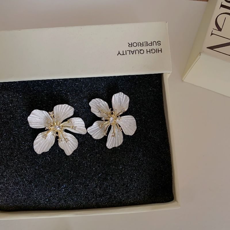 Statement Earring Floral Alloy