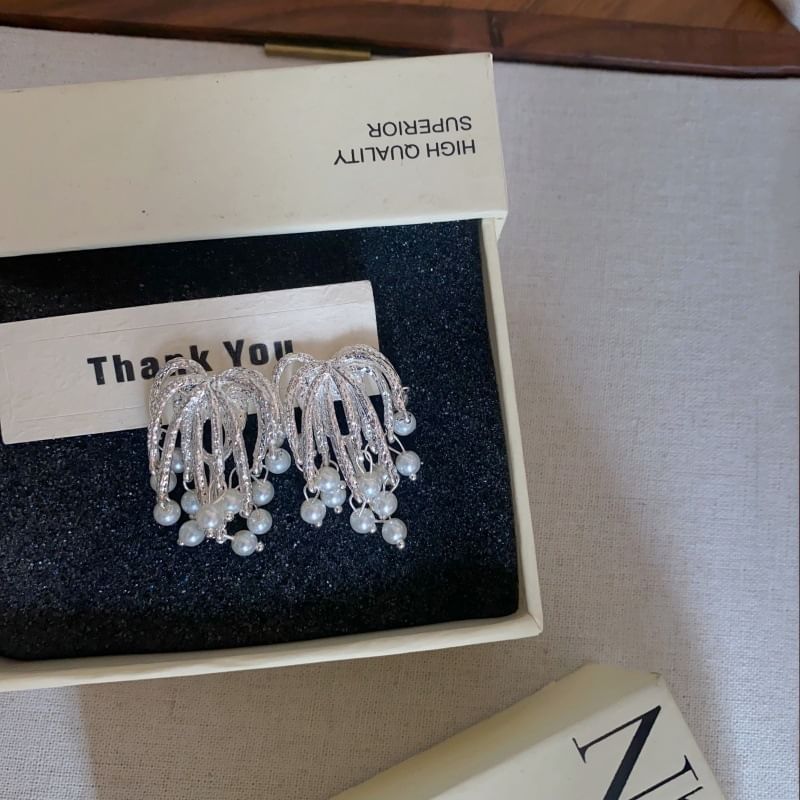 Faux Fringed Firework Pearl Alloy Earring