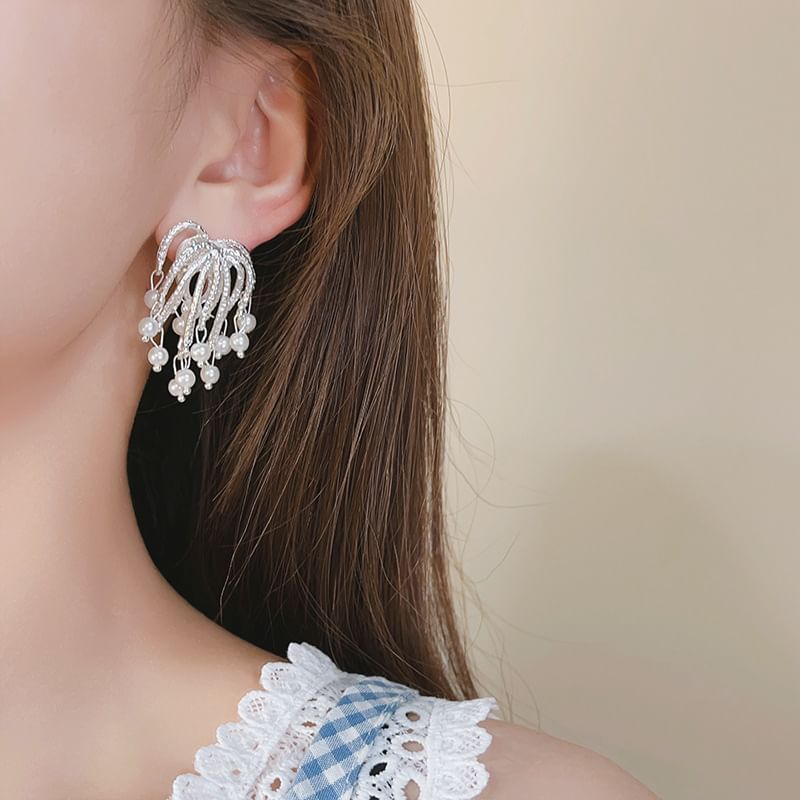 Faux Fringed Firework Pearl Alloy Earring