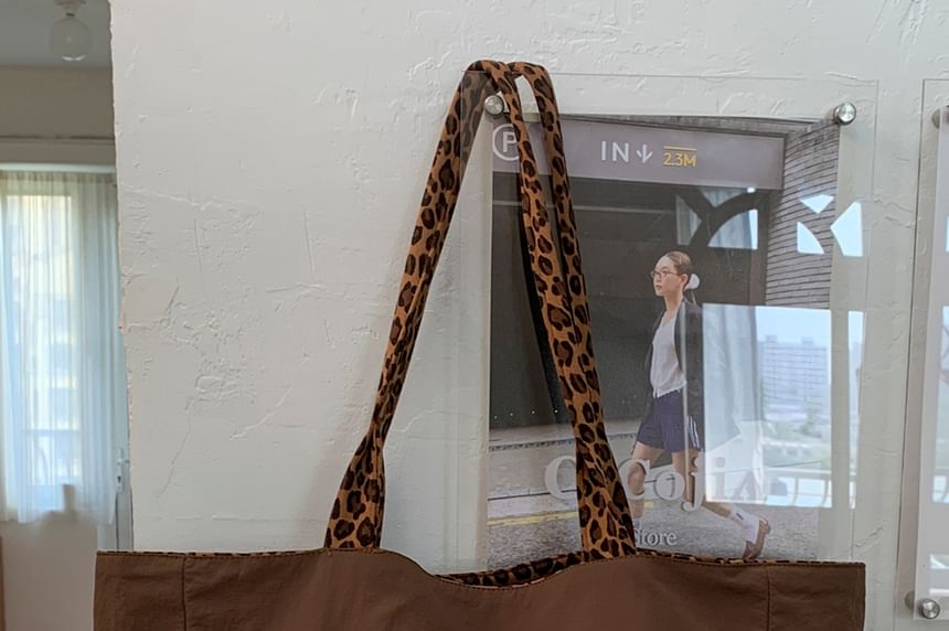 Bag Panel Print Tote Leopard