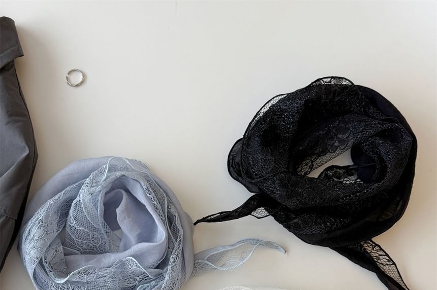 Edge Lace Panel Lettuce Scarf