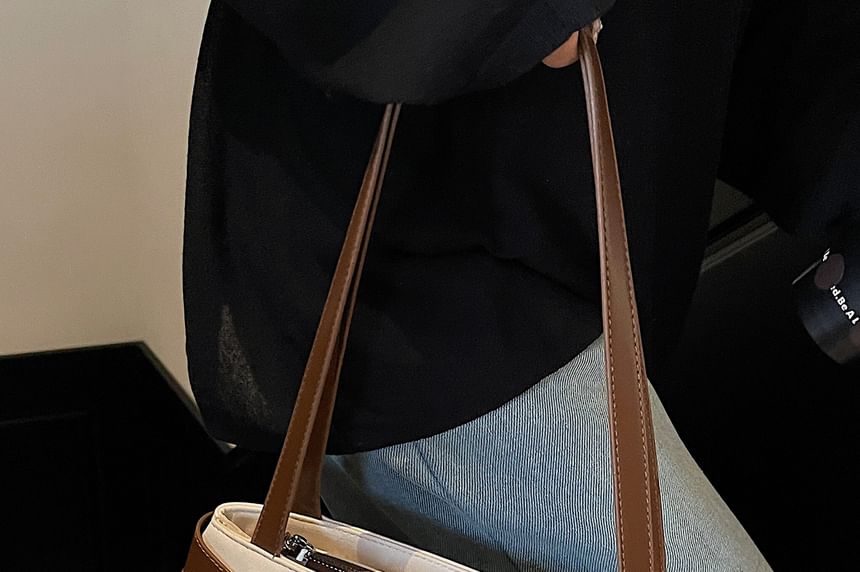 Tote Bag Belted With Pouch