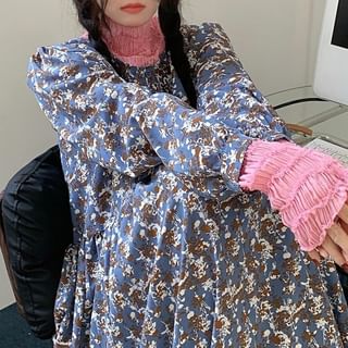 Robe mi-longue fleurie à manches longues