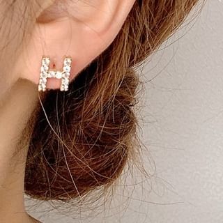 Rhinestone Lettering Ear Stud