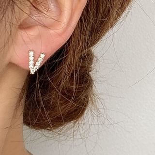 Rhinestone Lettering Ear Stud