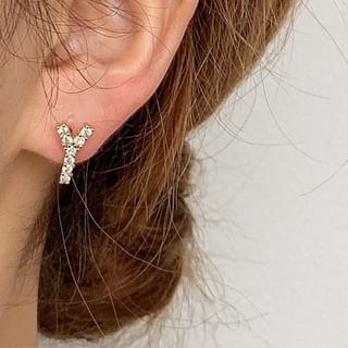 Rhinestone Lettering Ear Stud