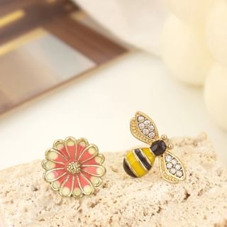 Flower Clip Asymmetrical Bee On / Stud Earring Enamel