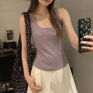 Neck Slim Fit Tank Scoop Lettering Top