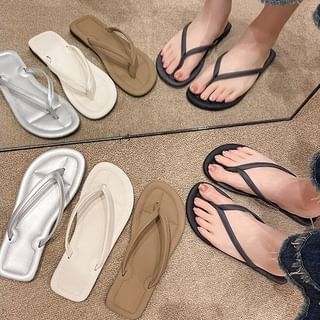 Plain Flat Flip-Flops