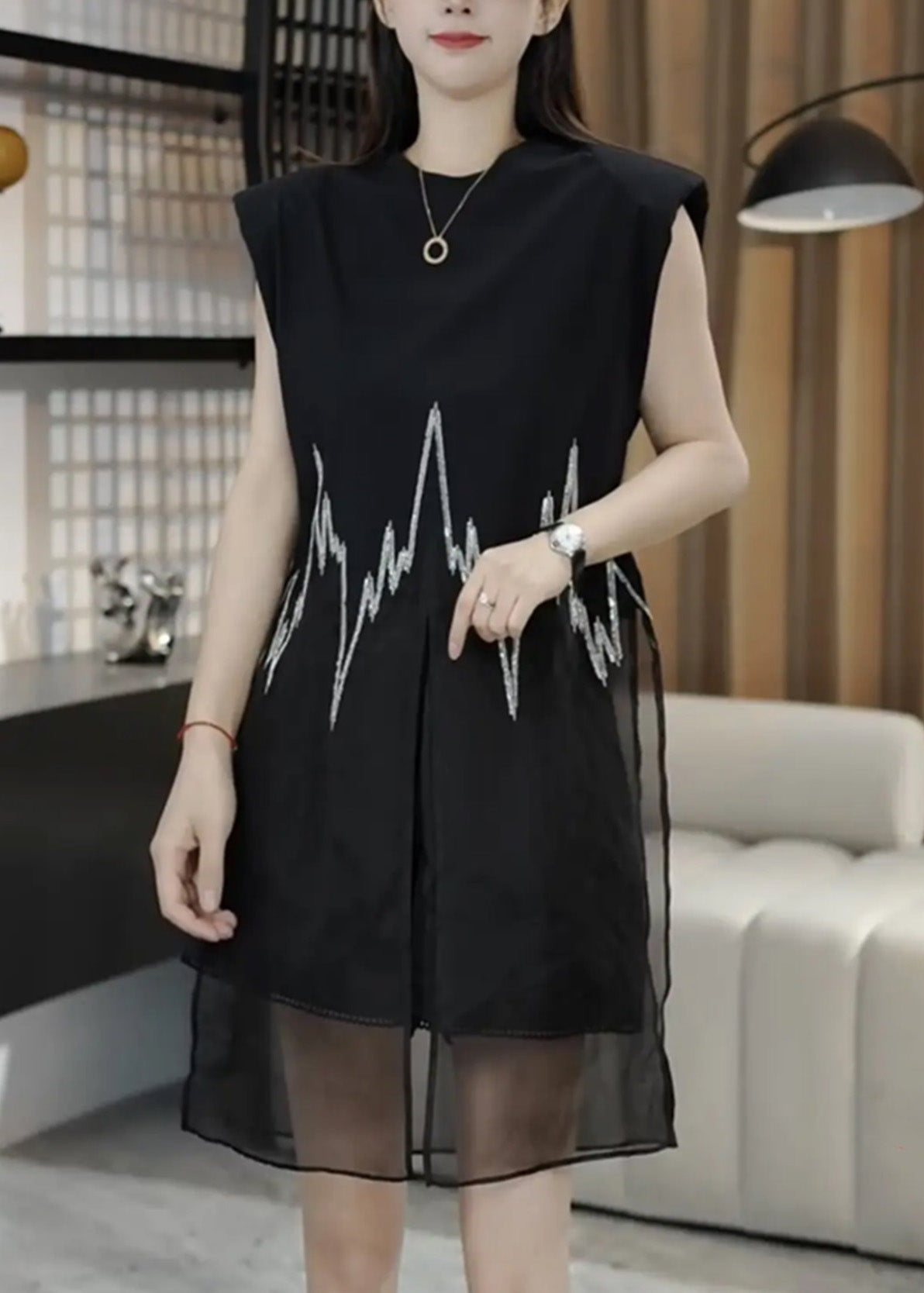 Side Embroidered Sleeveless O-Neck Top Mid New Black Open