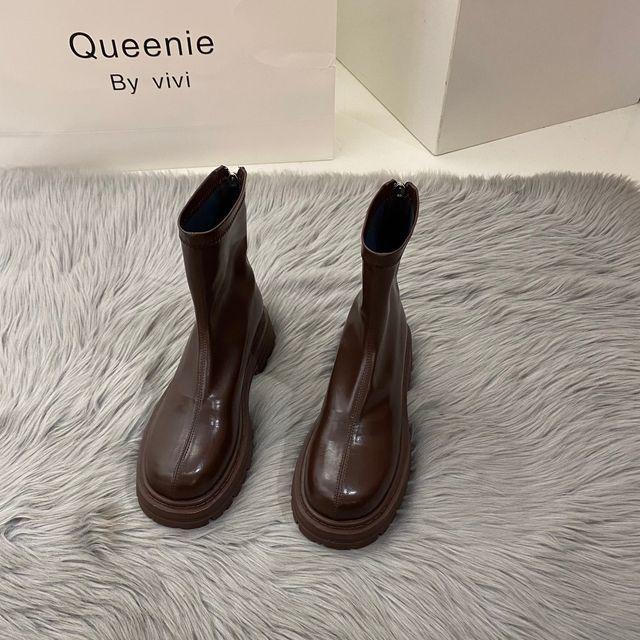 Boots Heel Block Short