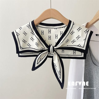 Collar Decorative Print