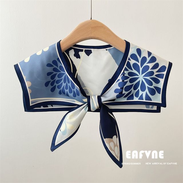 Collar Decorative Print