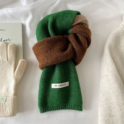 Applique Scarf Color Lettering Block Knit