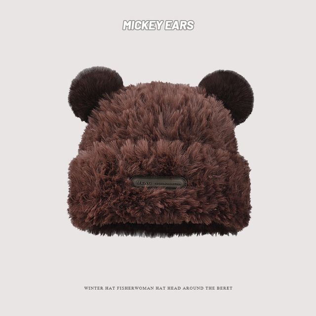 Beanie Fluffy Ear Detail