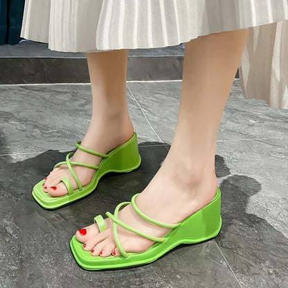 Loop Toe Wedge-Heel Sandals