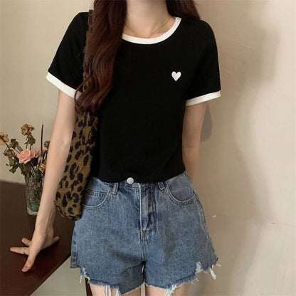 Trim Short-Sleeve Tee Contrast Heart Round Neck