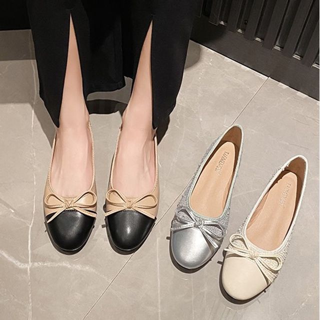 Pointed Cap Toe Bow Flats