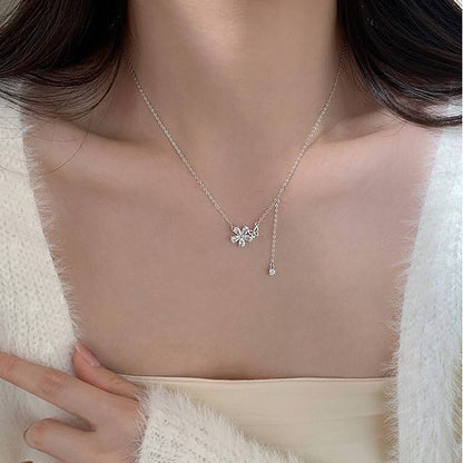 Floral Pendant Alloy Choker