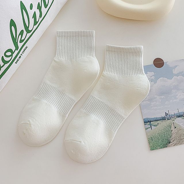 Set of 3 Pairs: Plain Ribbed Socks