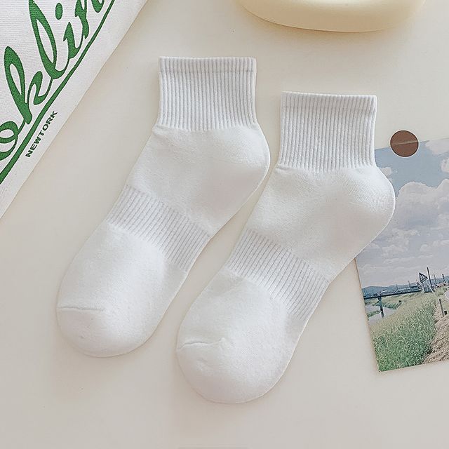 Set of 3 Pairs: Plain Ribbed Socks