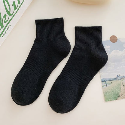 Set of 3 Pairs: Plain Ribbed Socks