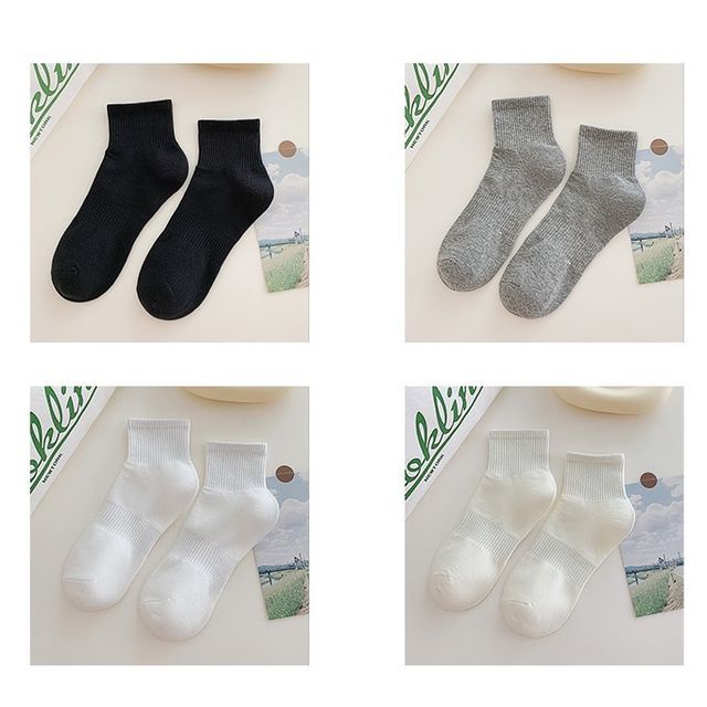 Set of 3 Pairs: Plain Ribbed Socks