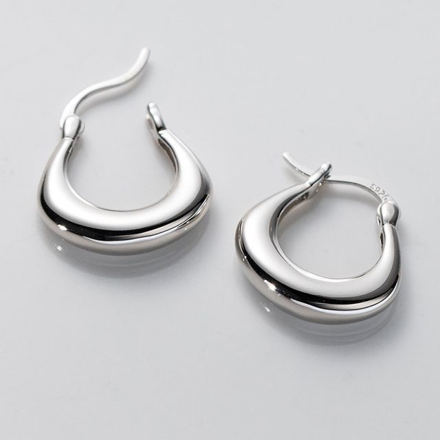 Polished U Shape Sterling Silver Earring