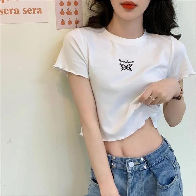 Embroidered Crew Edge Short-Sleeve Crop T-Shirt Neck Lettuce Butterfly