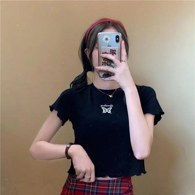 Embroidered Crew Edge Short-Sleeve Crop T-Shirt Neck Lettuce Butterfly