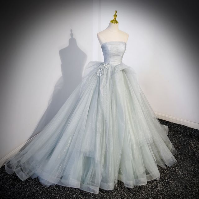 Robe de soirée tube trapèze en maille froncée avec nœud uni