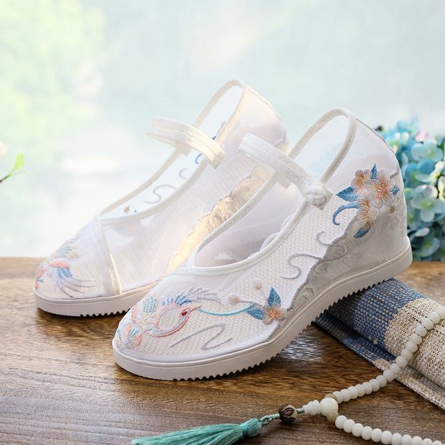 Pointed Wedge Embroidered Mary Jane Shoes