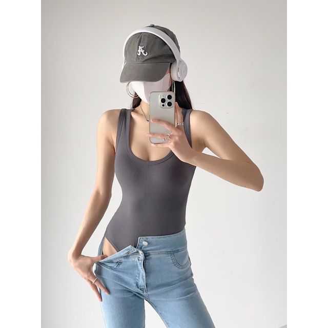 Plain Sleeveless Neck Bodysuit Scoop Top